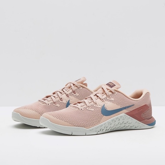 Nike Shoes - Nike Metcon 4 Particle Beige